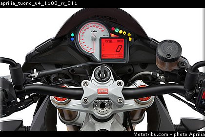 aprilia_tuono_v4_1100_rr_011.jpg