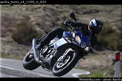 aprilia_tuono_v4_1100_rr_022.jpg