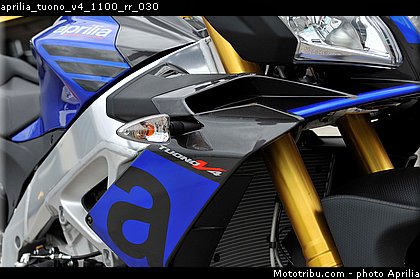 aprilia_tuono_v4_1100_rr_030.jpg