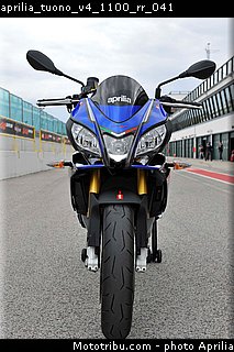 aprilia_tuono_v4_1100_rr_041.jpg