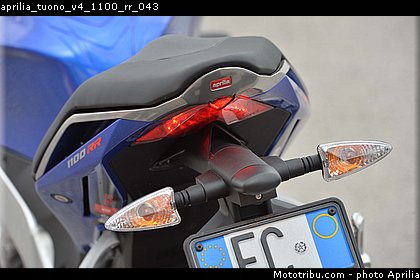 aprilia_tuono_v4_1100_rr_043.jpg
