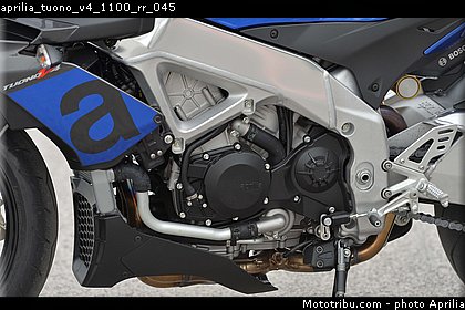 aprilia_tuono_v4_1100_rr_045.jpg