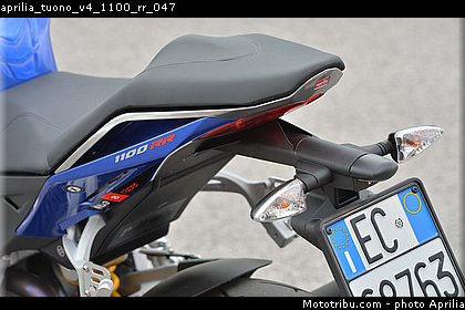 aprilia_tuono_v4_1100_rr_047.jpg