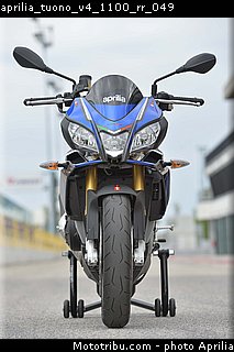 aprilia_tuono_v4_1100_rr_049.jpg