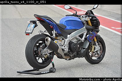 aprilia_tuono_v4_1100_rr_051.jpg