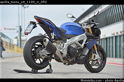 aprilia_tuono_v4_1100_rr_052.jpg