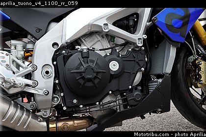 aprilia_tuono_v4_1100_rr_059.jpg