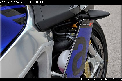 aprilia_tuono_v4_1100_rr_062.jpg