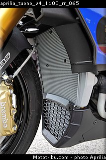 aprilia_tuono_v4_1100_rr_065.jpg