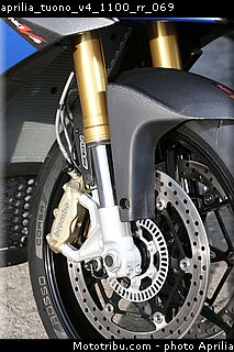 aprilia_tuono_v4_1100_rr_069.jpg