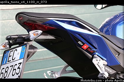 aprilia_tuono_v4_1100_rr_073.jpg