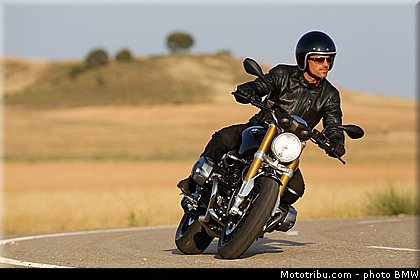 bmw_2014_r_nine_t_0012.jpg