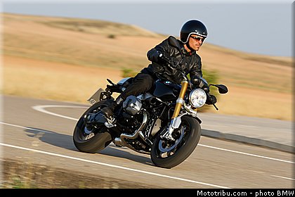 bmw_2014_r_nine_t_0013.jpg