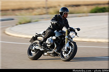 bmw_2014_r_nine_t_0014.jpg