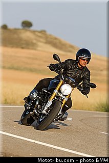 bmw_2014_r_nine_t_0022.jpg