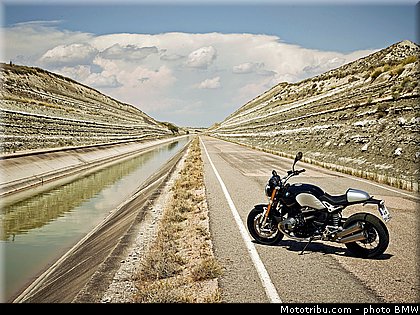 bmw_2014_r_nine_t_0029.jpg