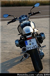 bmw_2014_r_nine_t_0070.jpg