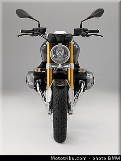 bmw_2014_r_nine_t_0101.jpg