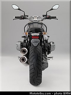 bmw_2014_r_nine_t_0102.jpg