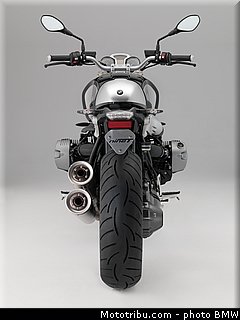 bmw_2014_r_nine_t_0103.jpg