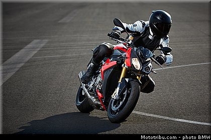 bmw_2014_s_1000_r_0001.jpg