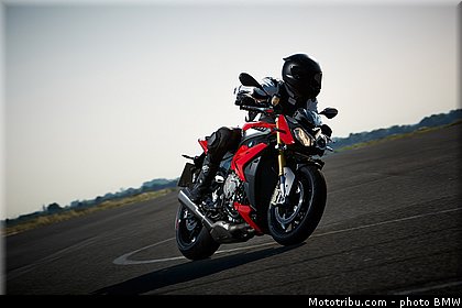 bmw_2014_s_1000_r_0002.jpg