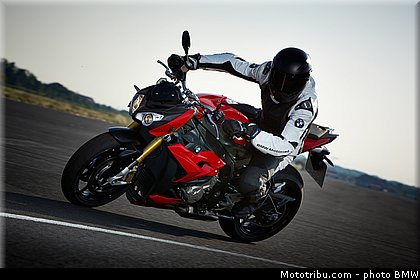 bmw_2014_s_1000_r_0003.jpg