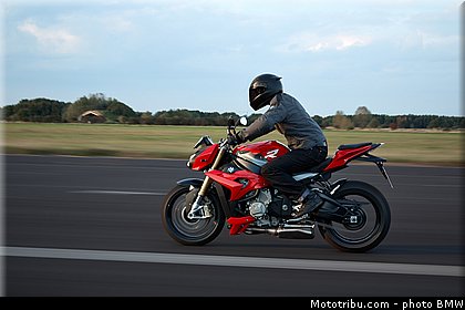bmw_2014_s_1000_r_0007.jpg