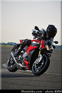 bmw_2014_s_1000_r_0011.jpg