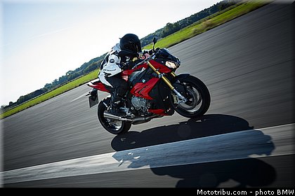 bmw_2014_s_1000_r_0012.jpg