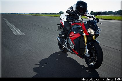 bmw_2014_s_1000_r_0013.jpg