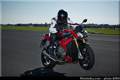 bmw_2014_s_1000_r_0015.jpg