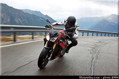 bmw_2014_s_1000_r_0018.jpg