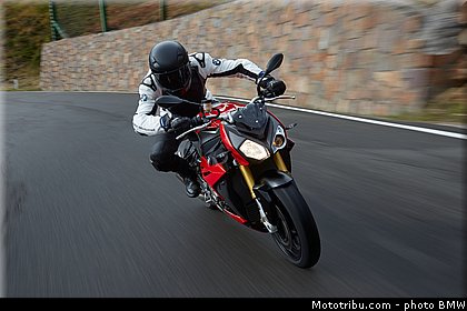 bmw_2014_s_1000_r_0019.jpg