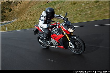 bmw_2014_s_1000_r_0020.jpg