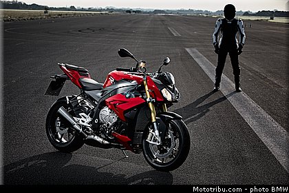bmw_2014_s_1000_r_0021.jpg