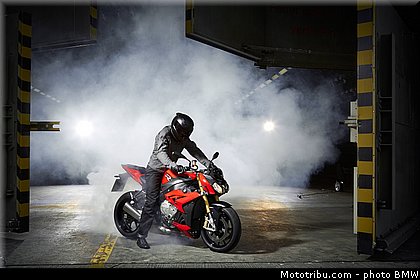 bmw_2014_s_1000_r_0023.jpg