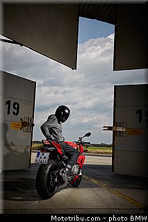 bmw_2014_s_1000_r_0025.jpg