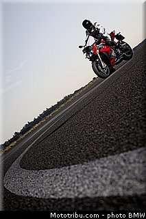 bmw_2014_s_1000_r_0026.jpg