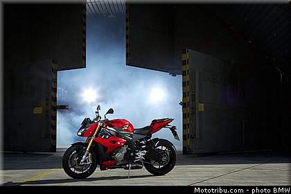 bmw_2014_s_1000_r_0029.jpg