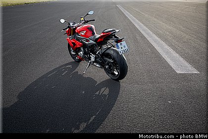 bmw_2014_s_1000_r_0040.jpg