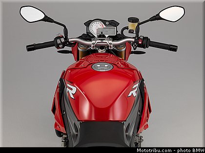 bmw_2014_s_1000_r_0055.jpg