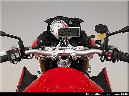 bmw_2014_s_1000_r_0059.jpg