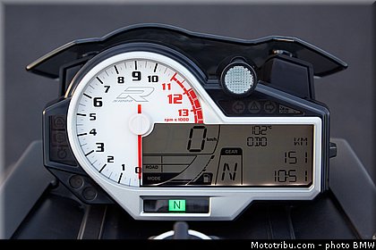 bmw_2014_s_1000_r_0074.jpg