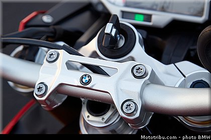bmw_2014_s_1000_r_0076.jpg