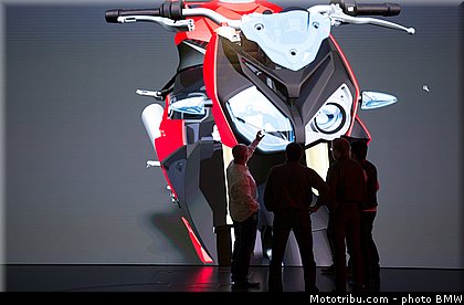 bmw_2014_s_1000_r_0123.jpg