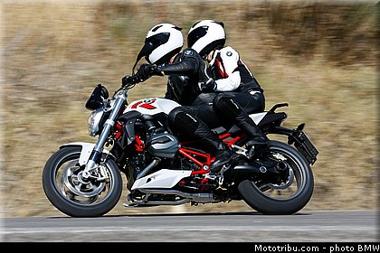 bmw_r_1200_r_2015_0006.jpg