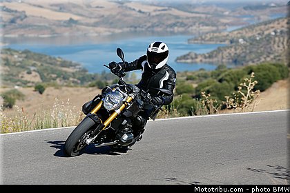 bmw_r_1200_r_2015_0021.jpg