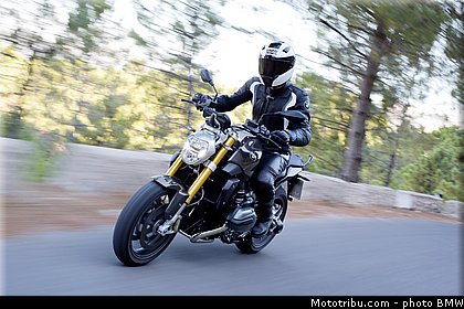 bmw_r_1200_r_2015_0024.jpg