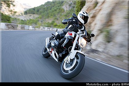 bmw_r_1200_r_2015_0032.jpg